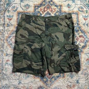 Wrangler Camouflage Cargo Shorts Size 37